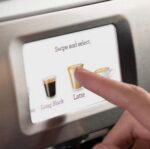 ⁦Breville Barista Touch - Steel بريفيل باريستا تتش آلة إسبريسو⁩ - الصورة ⁦2⁩